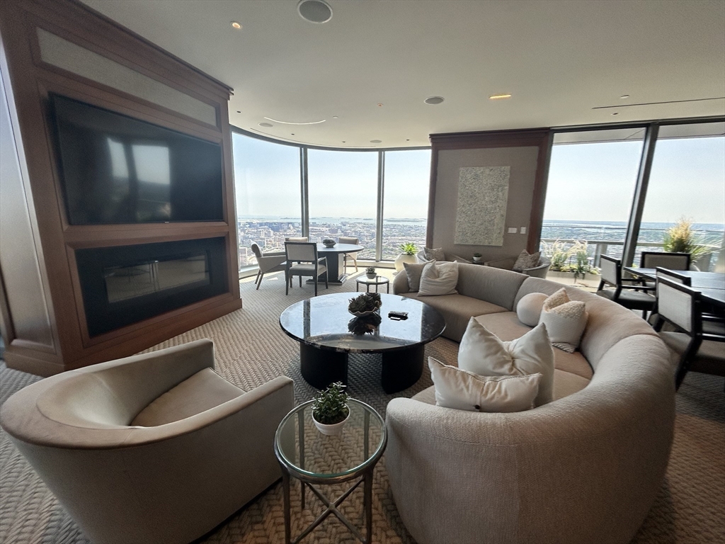 1 Dalton St, Back Bay