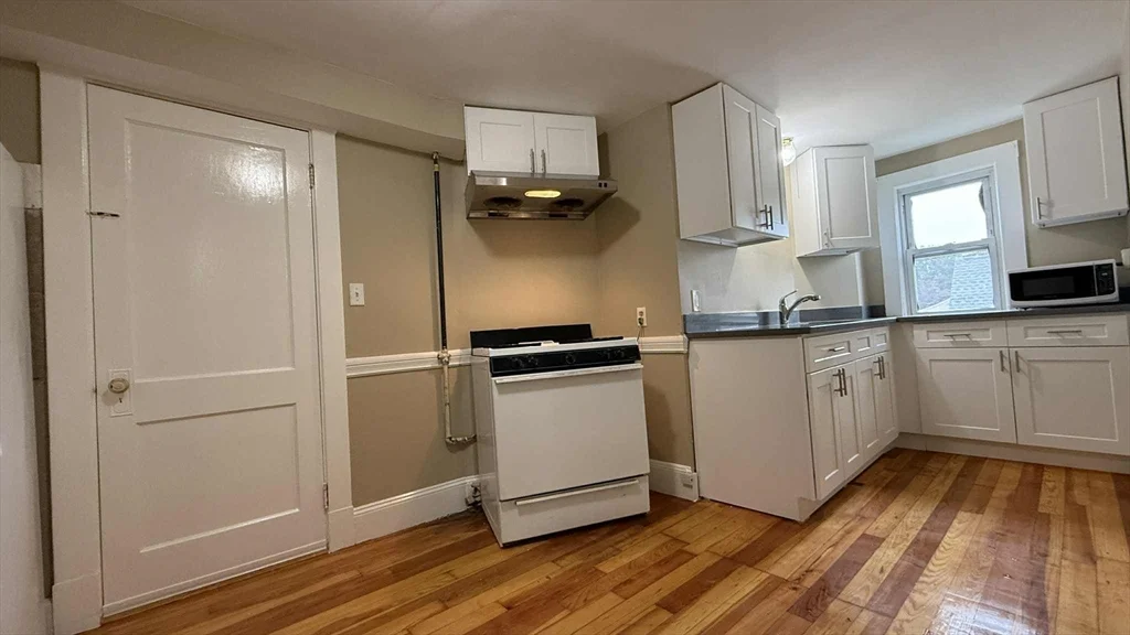 11 Beacon St, Quincy