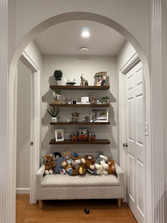 100 Captain's Row, Chelsea