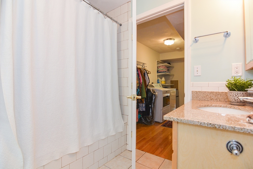 3 Abbot Ct, Marblehead