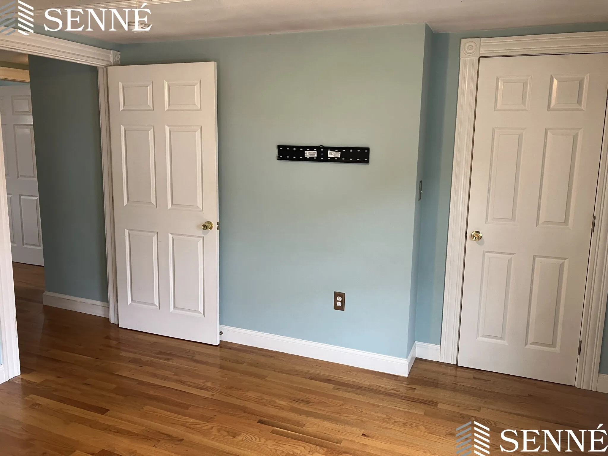 12 Fisk Ave, Magoun Square