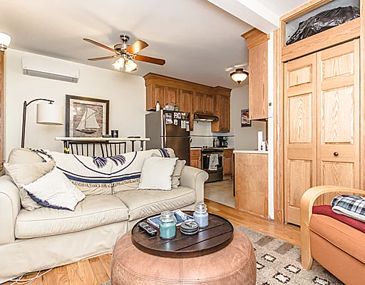 137 Charles St, Beacon Hill