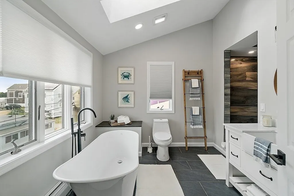 4 Northern Blvd, Plum Island