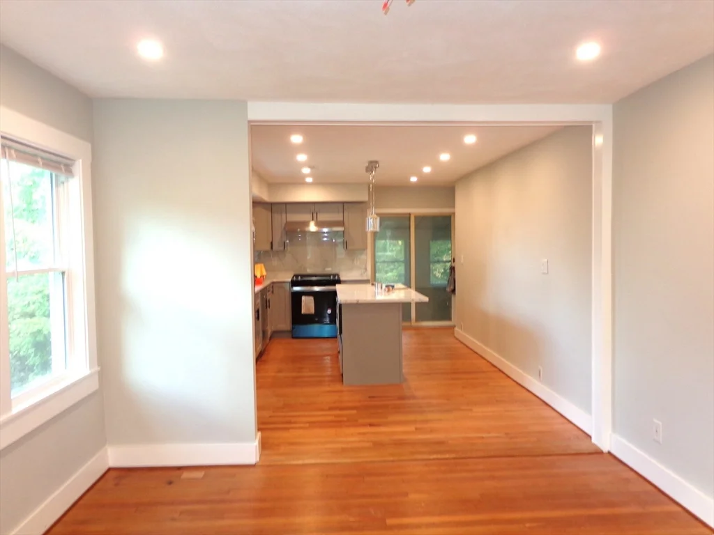 12 Park Pl, Arlington