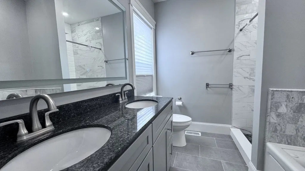 27 Aberdeen Rd, Powder House Square