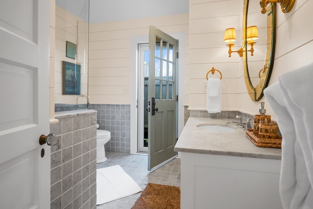 75 Baxter Rd, Nantucket