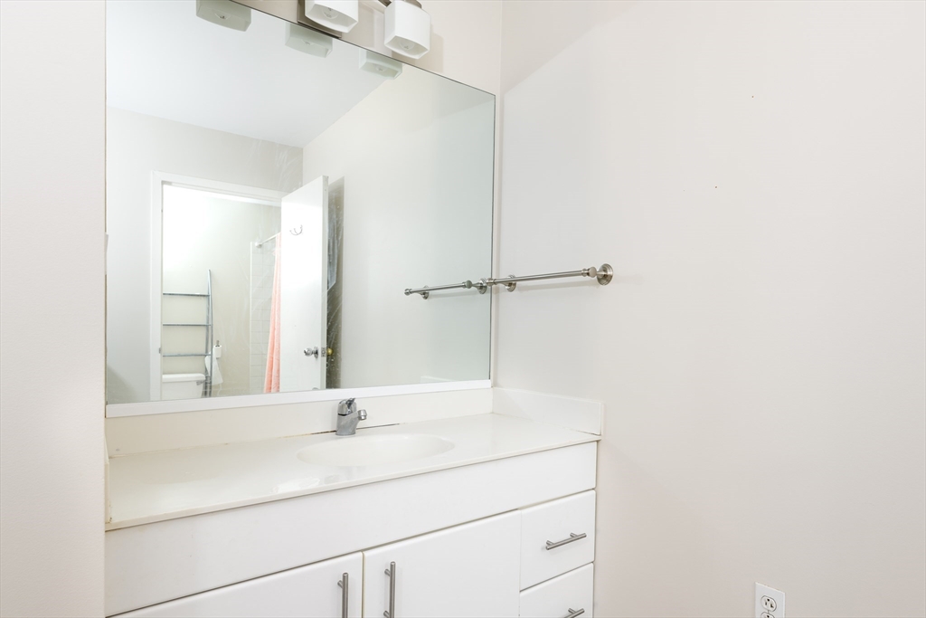 950 Massachusetts Ave, Riverside