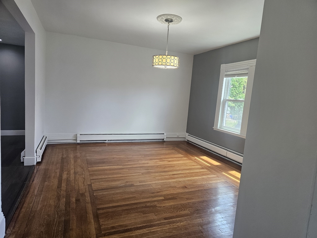 304 Wood Ave, Hyde Park