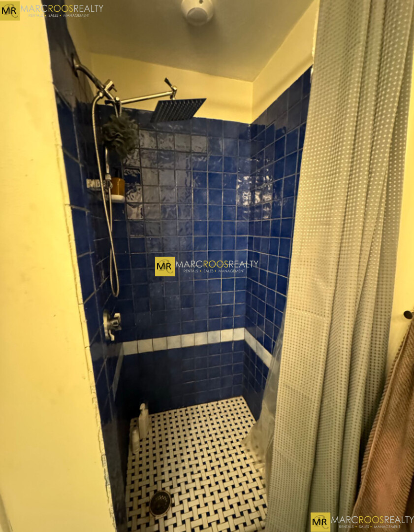 33 Chelsea St, East Boston