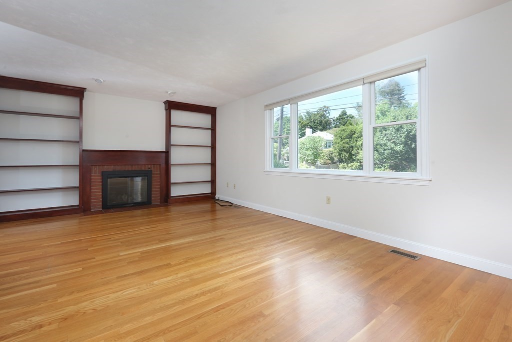 66 Pelham St, Newton Center