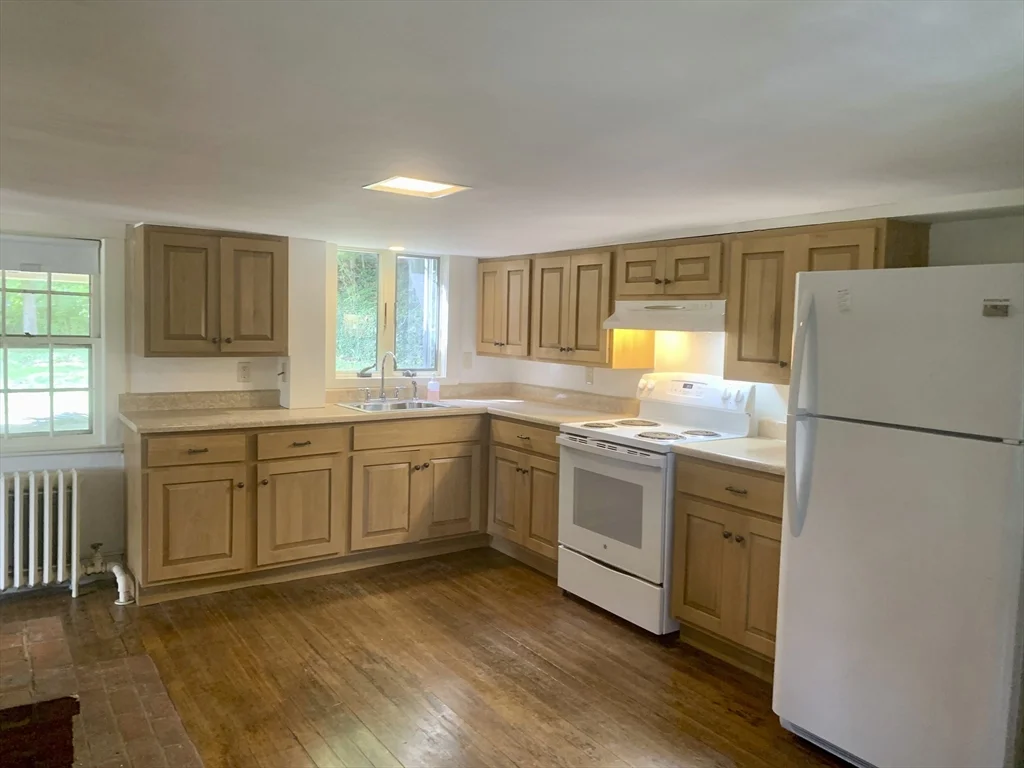 663 Lexington Rd, Concord