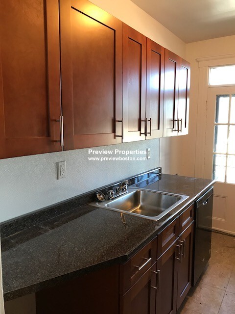 116 Washington St, Brighton