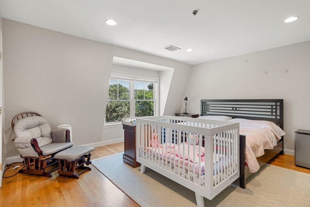 249 Cypress St, Brookline