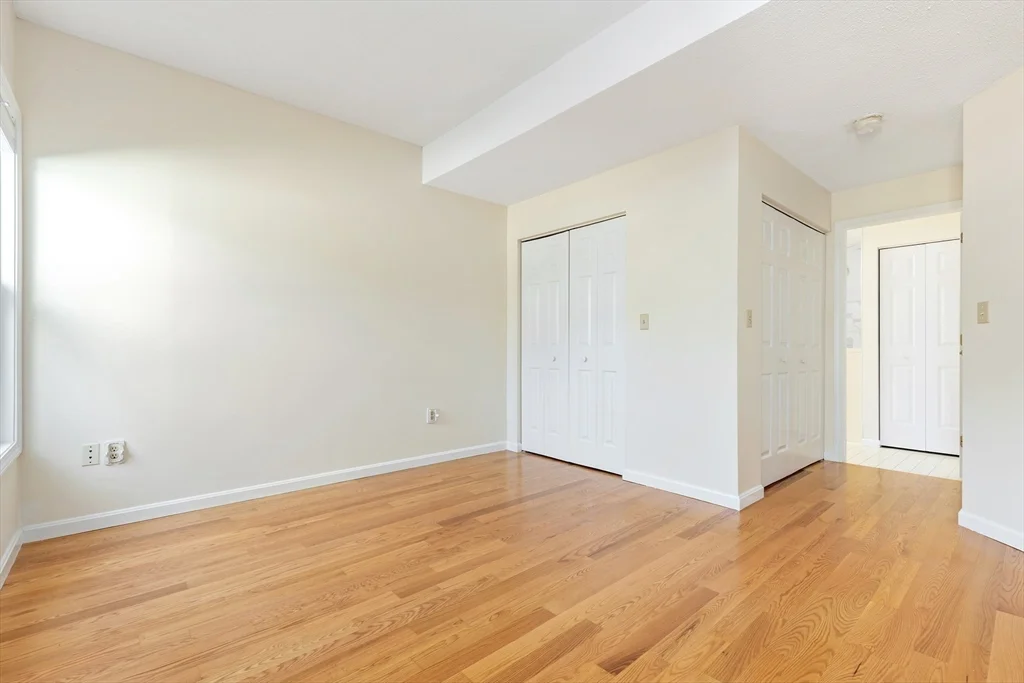 29 Hammond Pl, Woburn