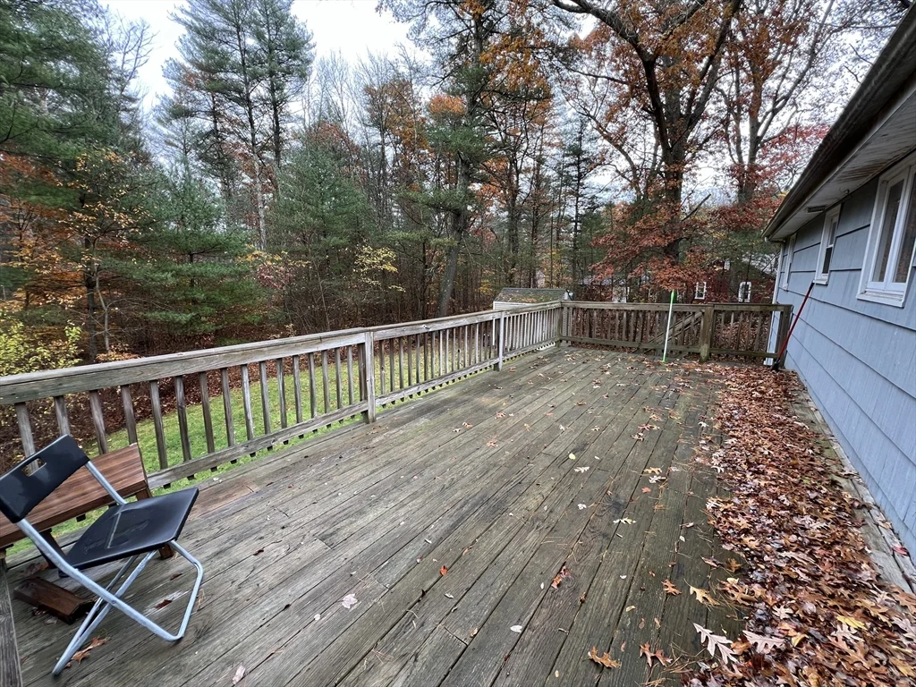 183 Oak St, Raynham