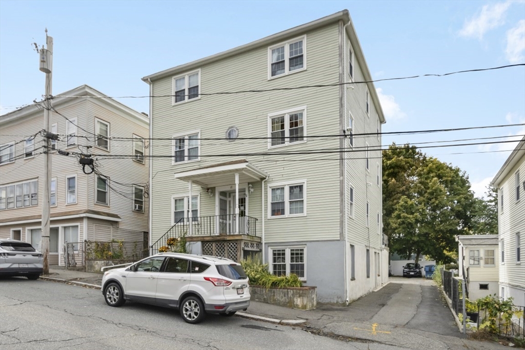 11 Columbia Rd, Wakefield