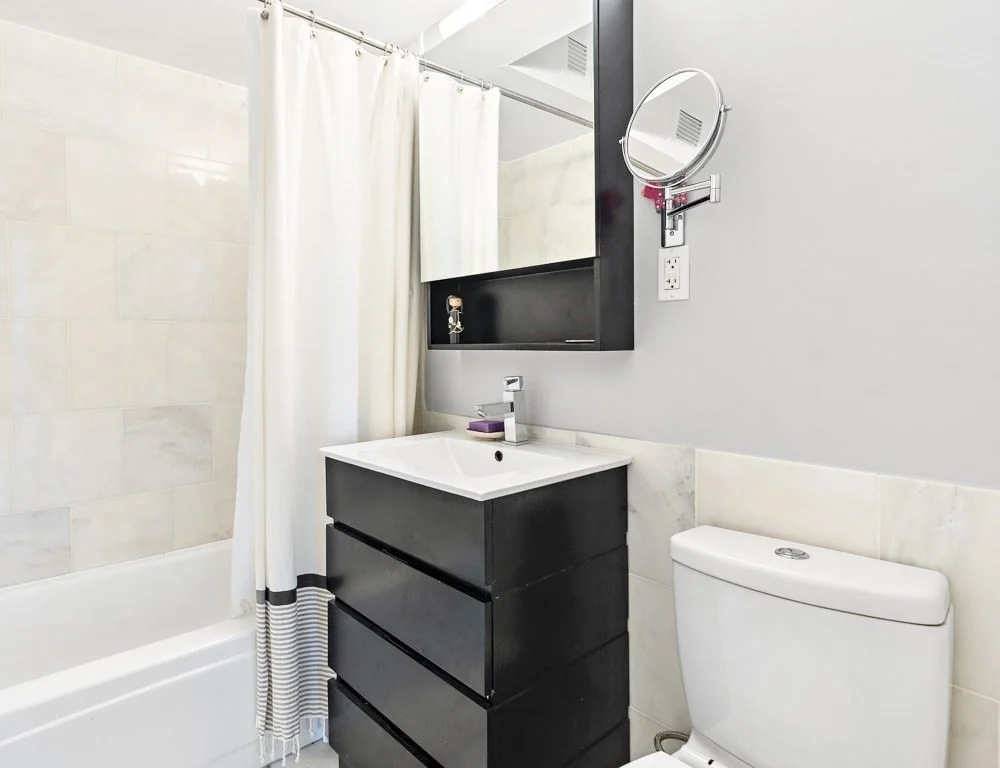 566 Commonwealth Ave, Fenway