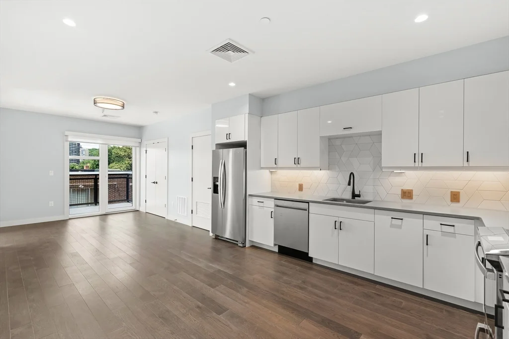 54 Auburn, Coolidge Corner