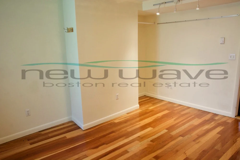 702 Massachusetts Ave, South End