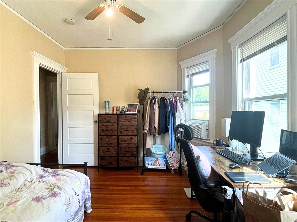 3907 Washington St, Jamaica Plain