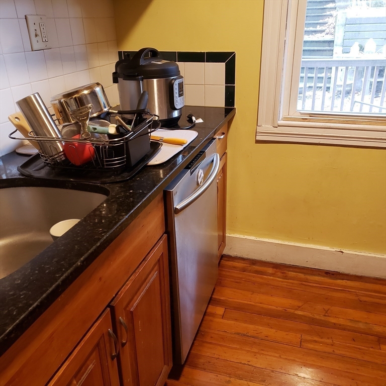 38 Hillside St, Mission Hill