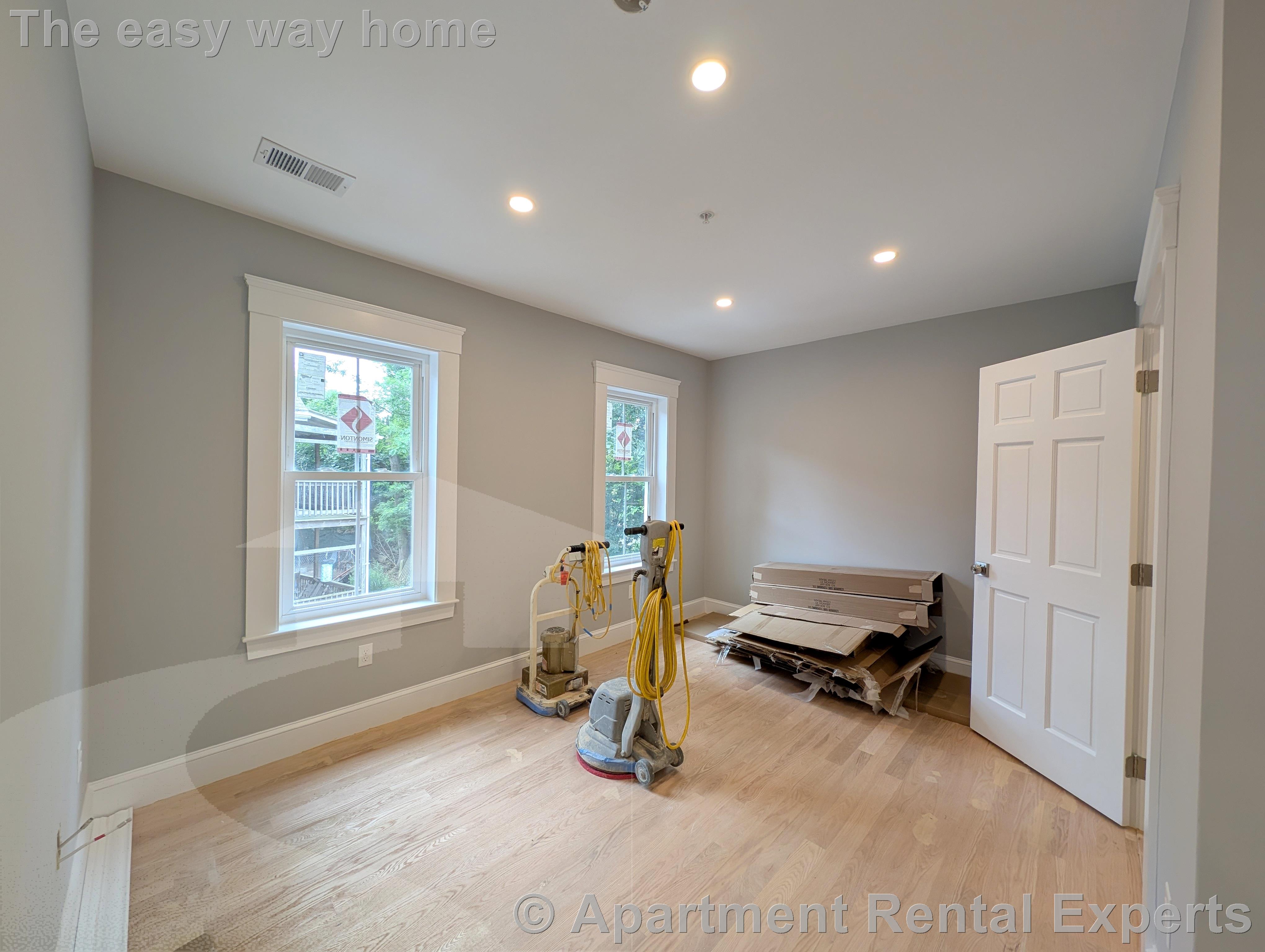 86 Orchard St, Tufts