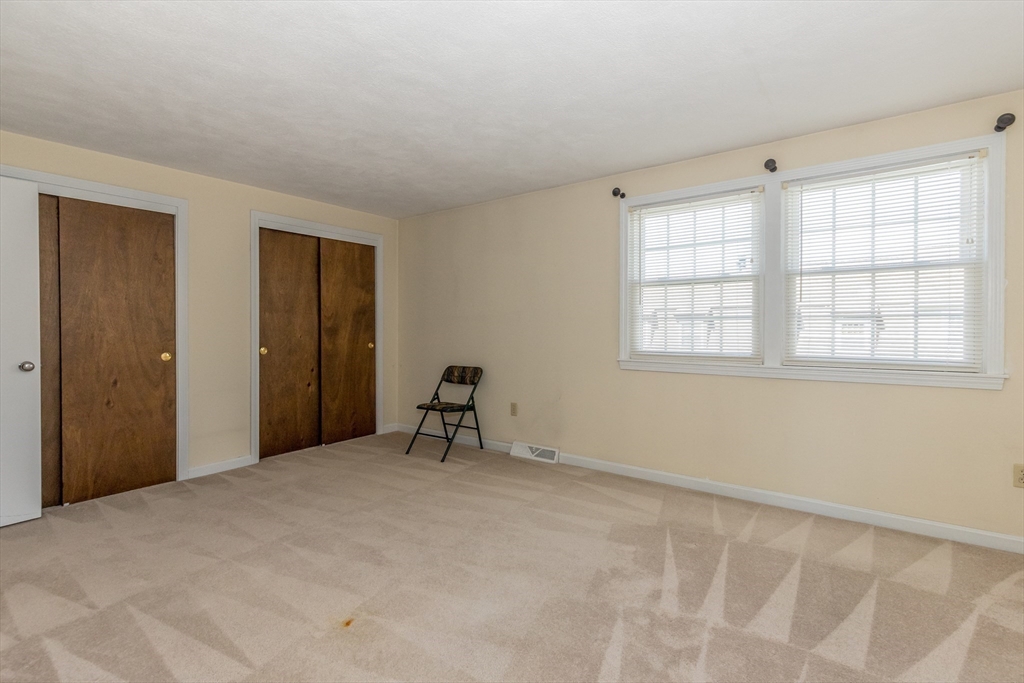 55 Prescott Dr, Chelmsford