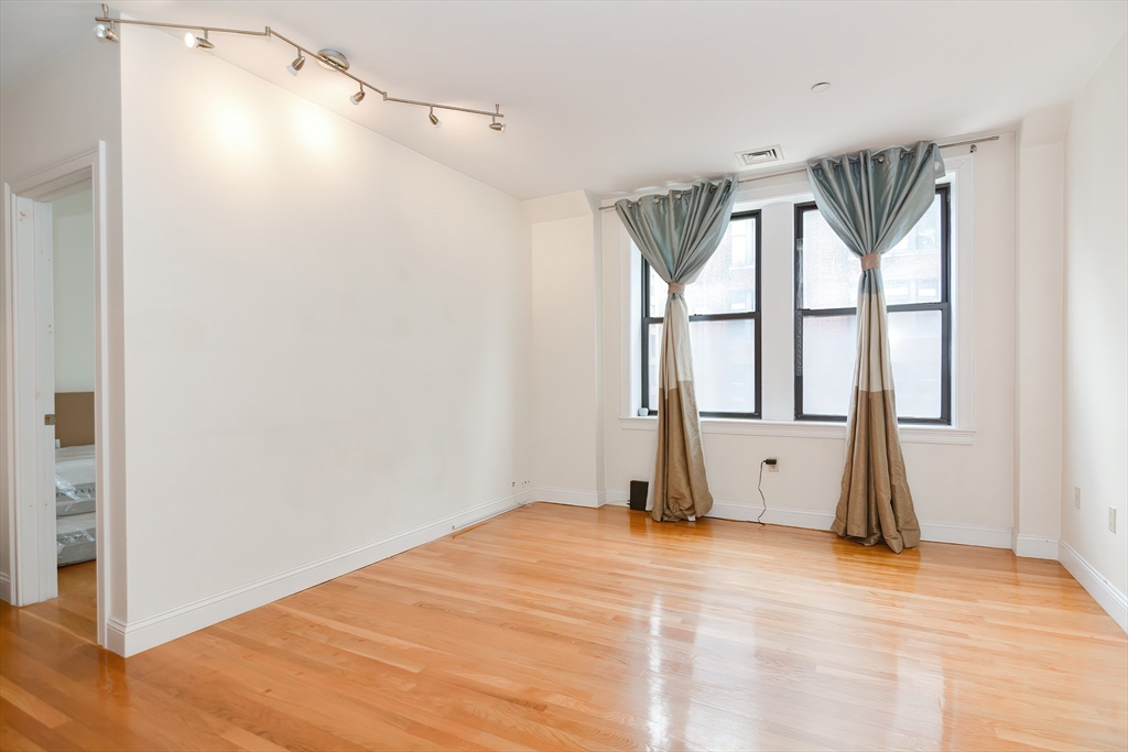 42 Beach St, Chinatown