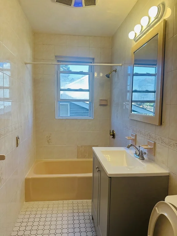 85 River St, Mattapan