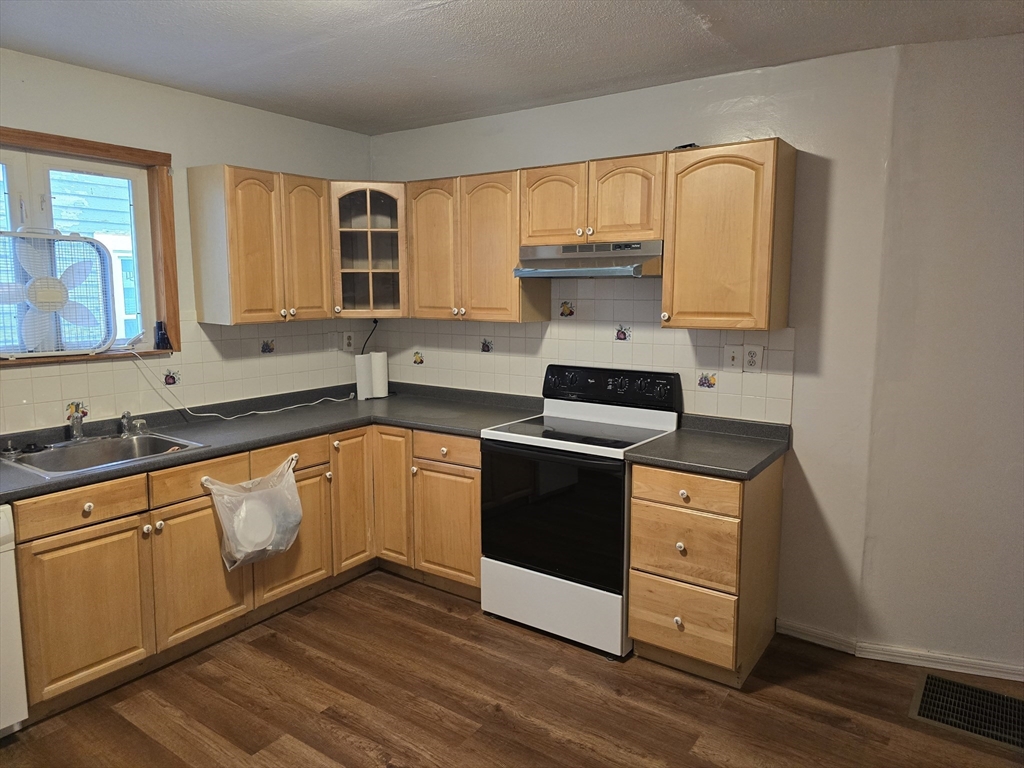 11 Arcola St, Jamaica Plain