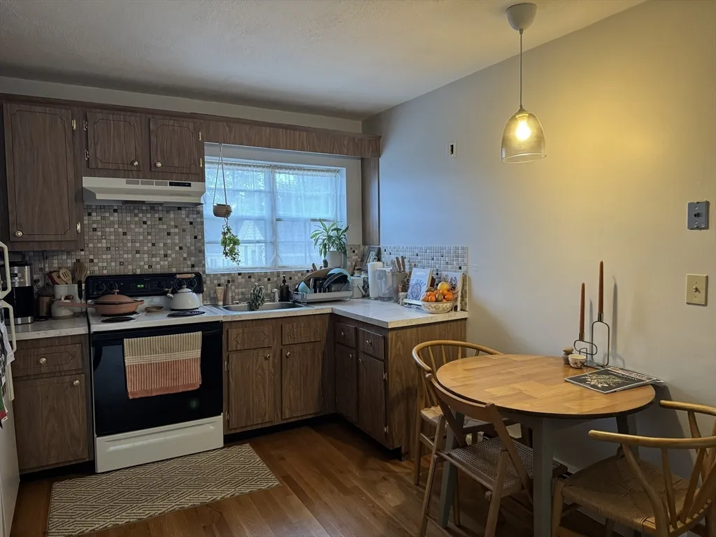 8 Robinwood Ave, Jamaica Plain