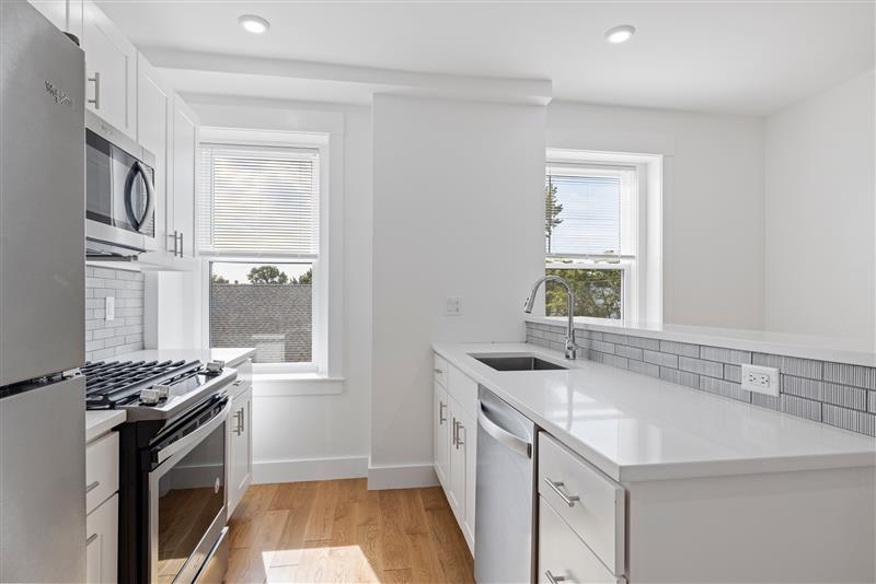 406 Columbia St, Wellington-Harrington