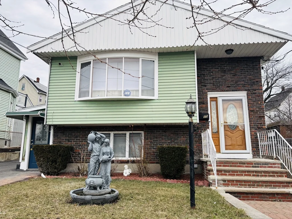 55 Woodlawn Ave, Chelsea