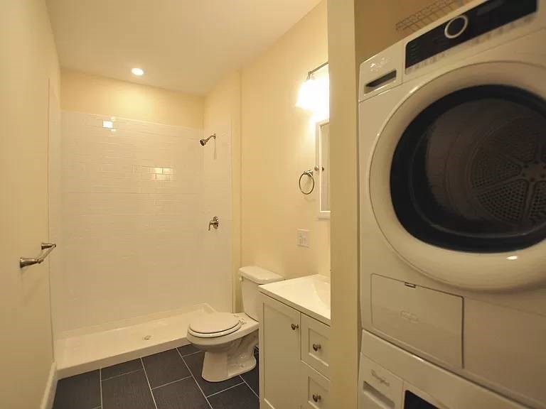 877 Beacon St, Fenway