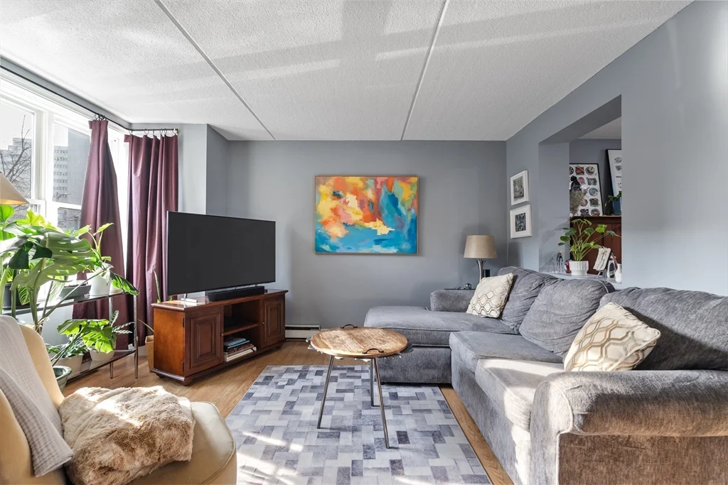 2 Eileen Cir, Jamaica Plain