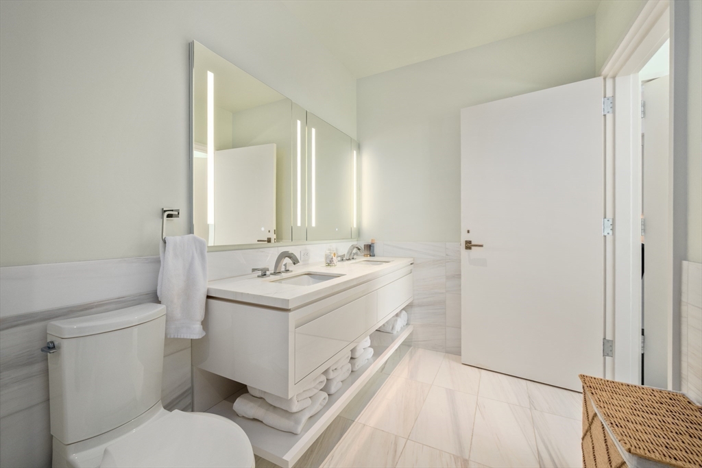 150 Seaport Blvd, Seaport District