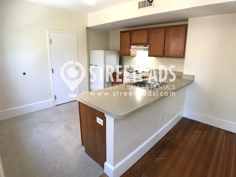 881 Massachusetts Ave, Central Square