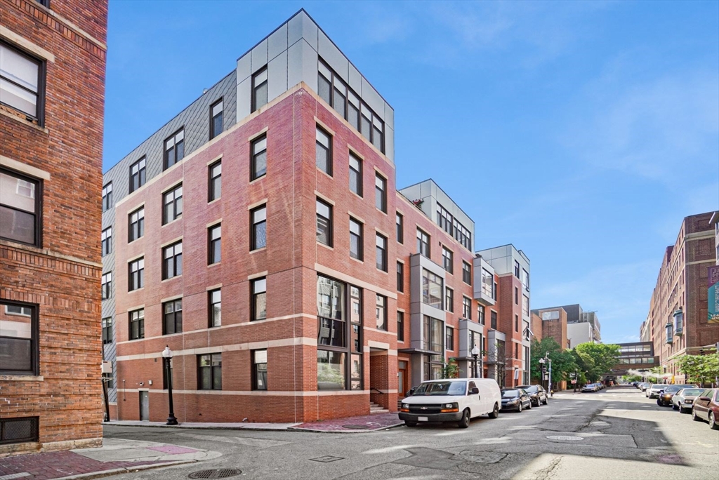 735 Harrison, South End