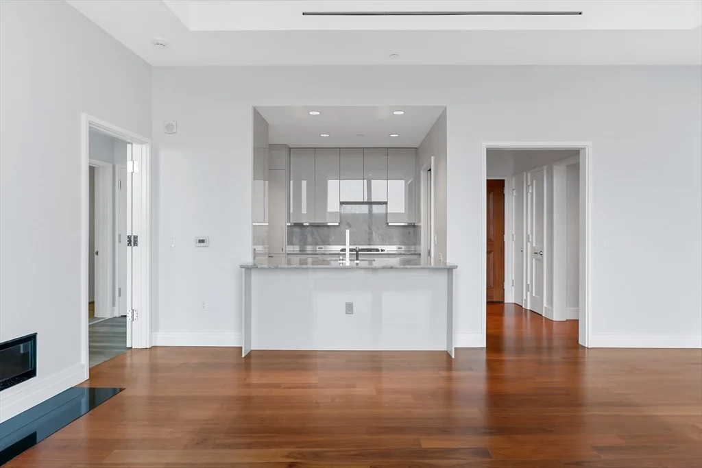 1 Dalton St, Back Bay