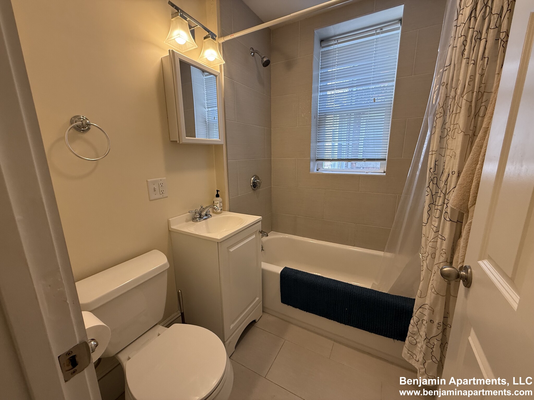 883 Huntington Ave, Mission Hill