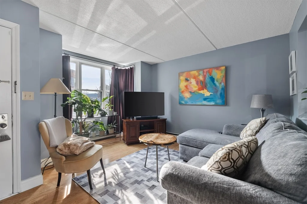 2 Eileen Cir, Jamaica Plain