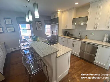 2 Holden Ct, North End