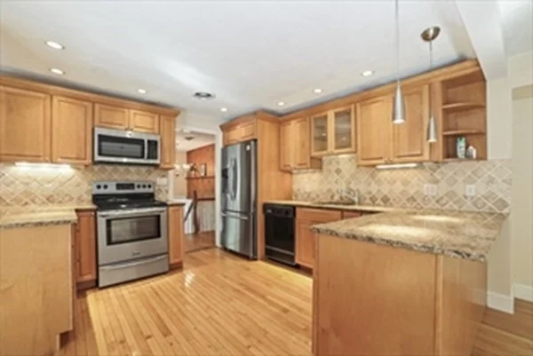 11A Centre Ln, West Roxbury