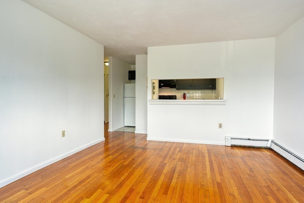 1643 Cambridge St, Cambridge