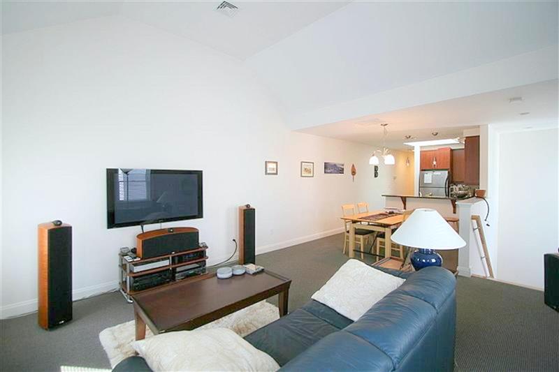 157 Auburn St, Cambridgeport