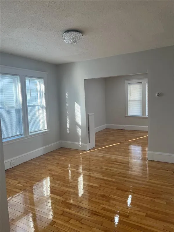 10 Cady Ave, Tufts