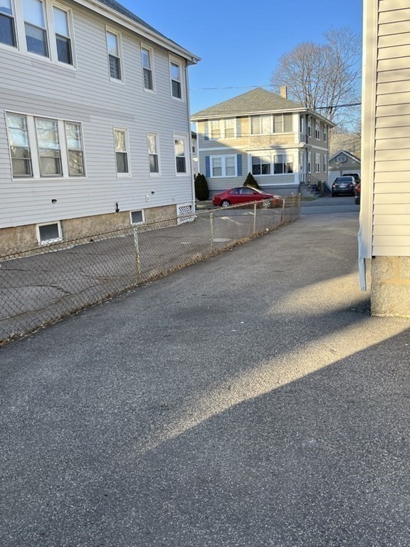 121 Safford St, North Quincy