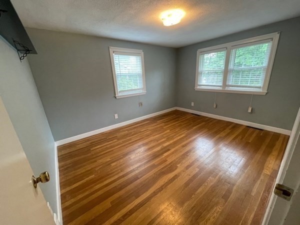 17 Ridley Rd, Dedham