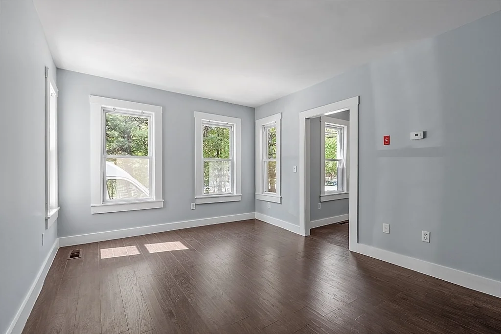 31 Mill St, Pepperell