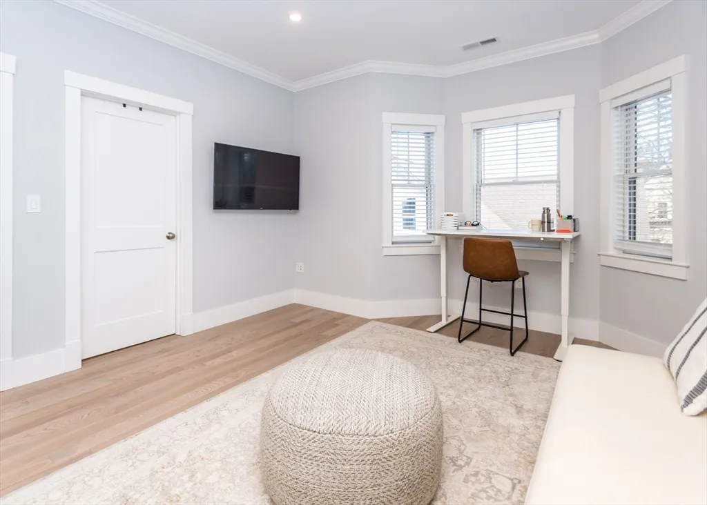 29 Cherry St, Waltham